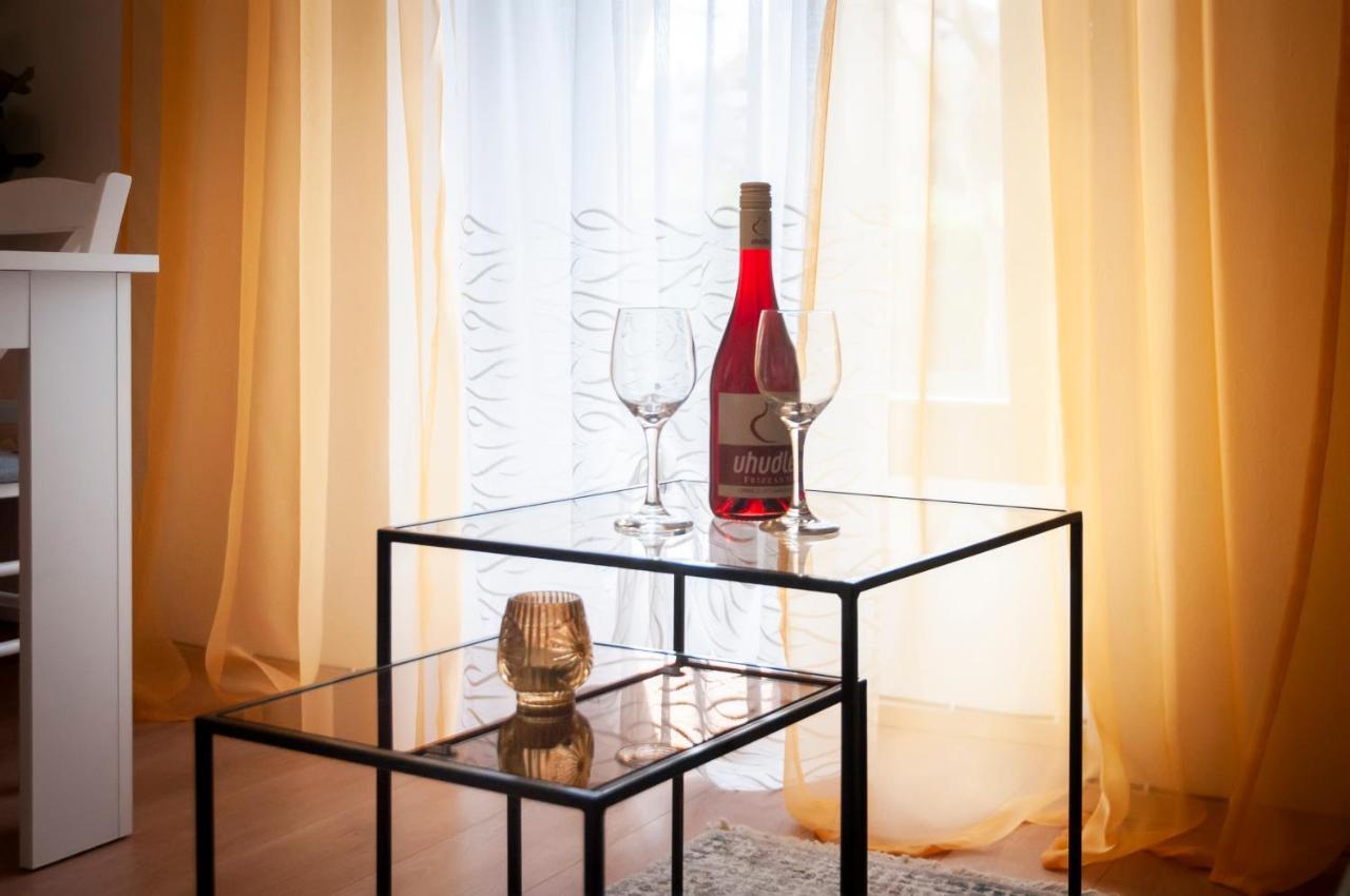 Apartment Roze Rovinj Bagian luar foto