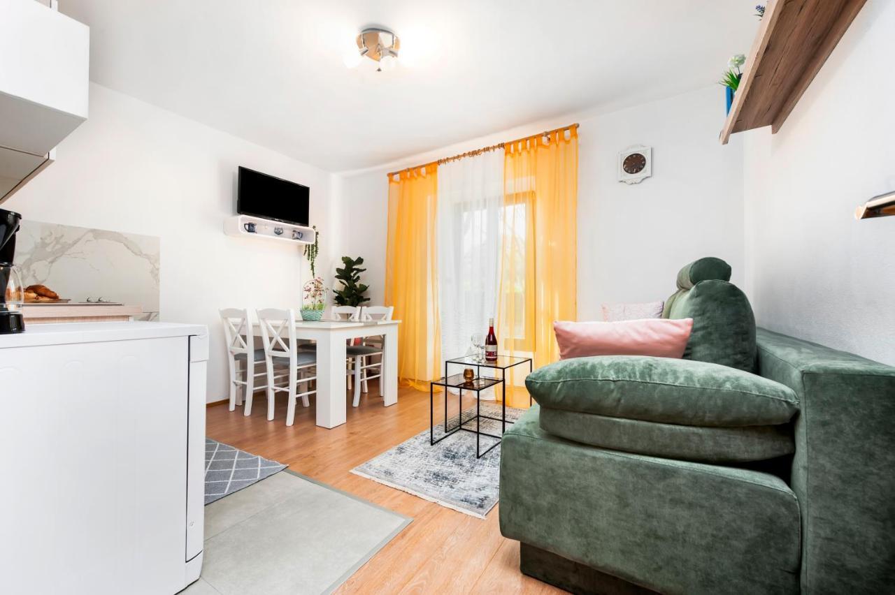 Apartment Roze Rovinj Bagian luar foto