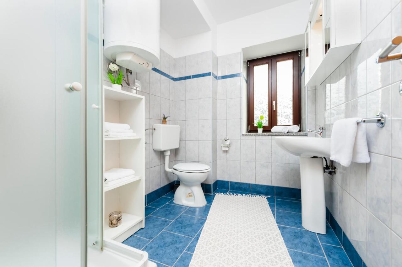 Apartment Roze Rovinj Bagian luar foto